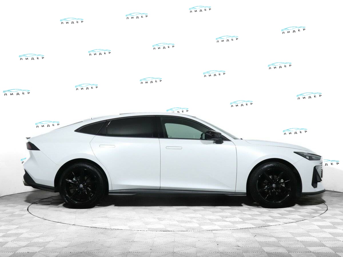 Б/У Чанган УНИ-В 2022 года. Фото: #2