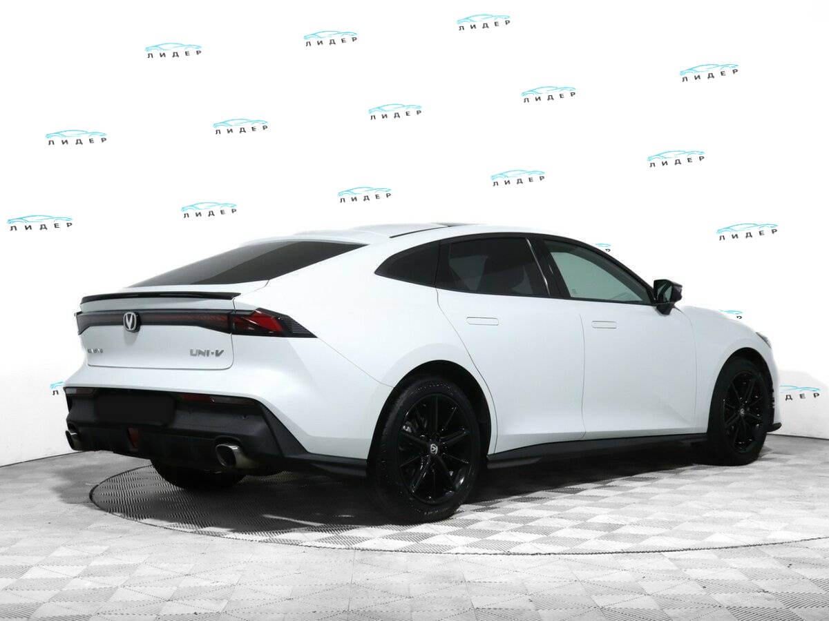 Б/У Чанган УНИ-В 2022 года. Фото: #3