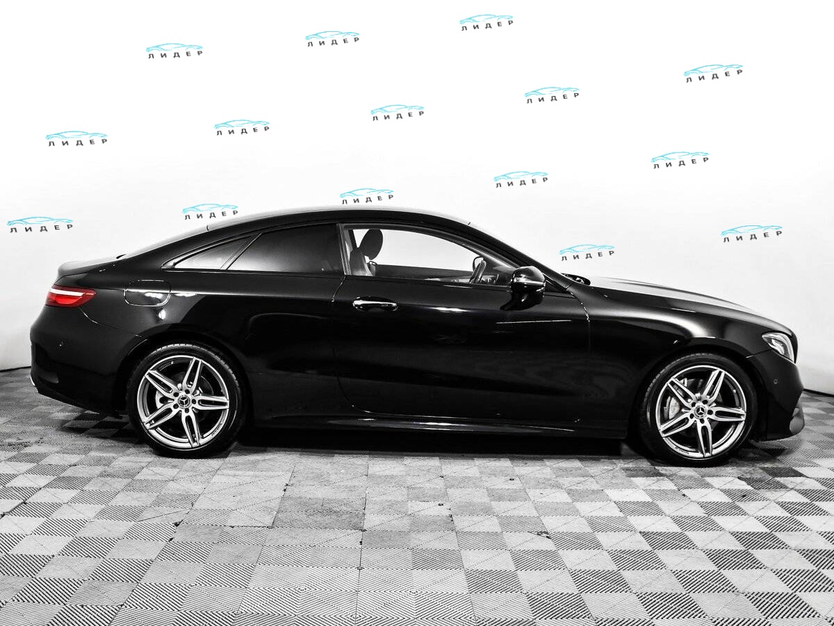 Б/У Мерседес-Бенц Е-Класс 2019 года. Фото: #3