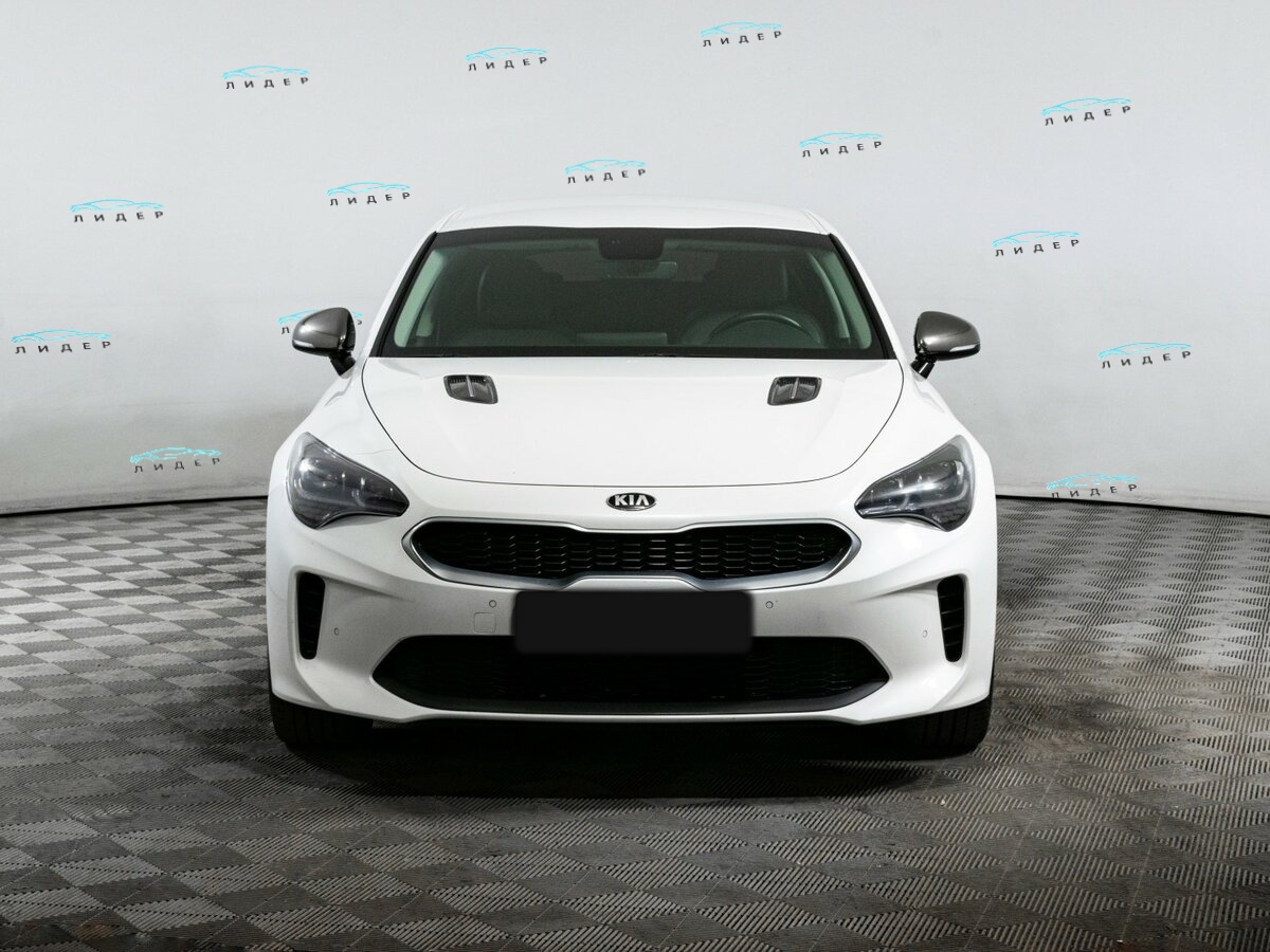 Б/У Киа Стингер 2021 года. Фото: #1