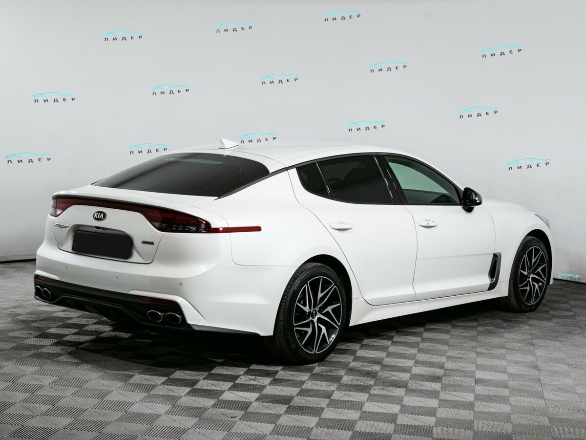 Б/У Киа Стингер 2021 года. Фото: #3