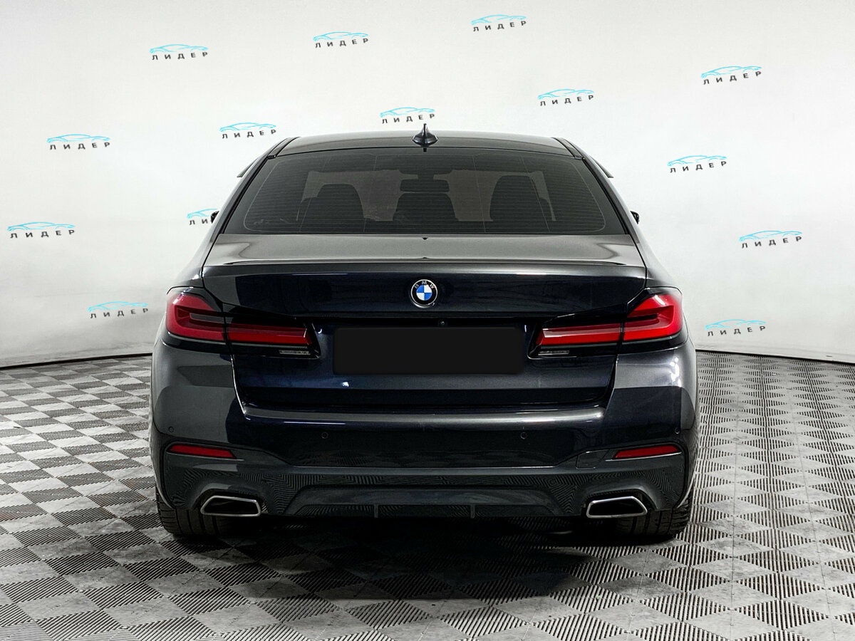 Б/У БМВ 5 серии 2021 года. Фото: #3
