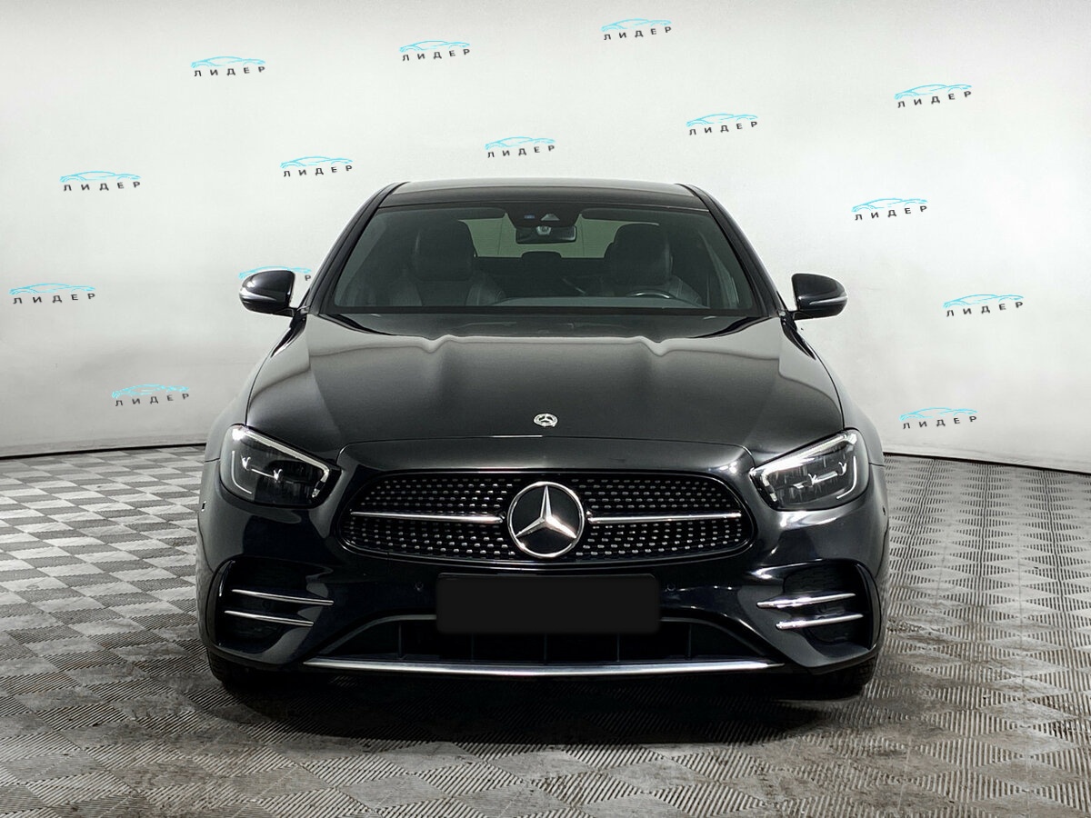 Б/У Мерседес-Бенц Е-Класс 2021 года. Фото: #1