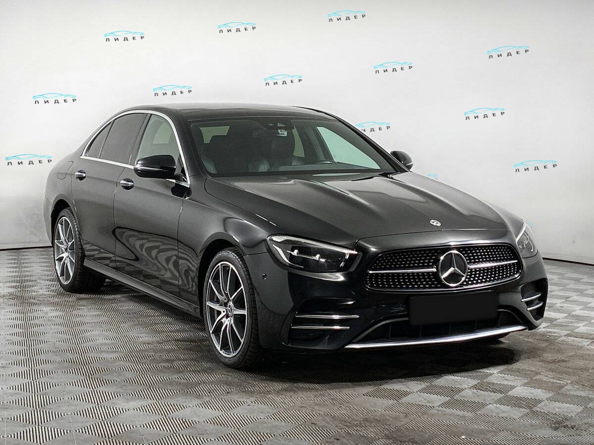 Б/У Мерседес-Бенц Е-Класс 2021 года. Фото: #2