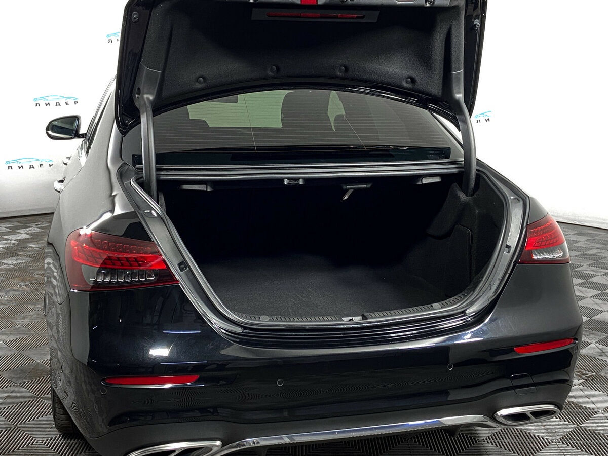 Б/У Мерседес-Бенц Е-Класс 2021 года. Фото: #5
