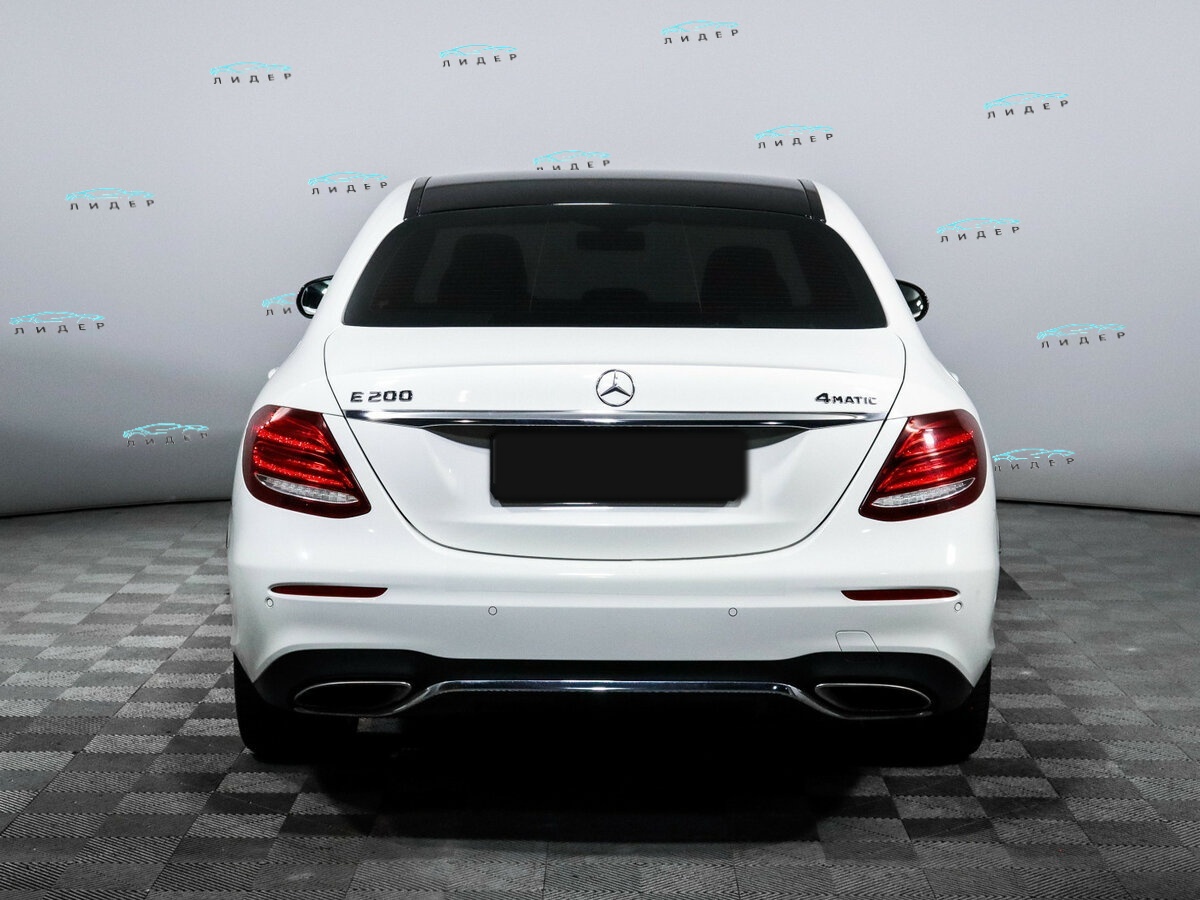 Б/У Мерседес-Бенц Е-Класс 2019 года. Фото: #4