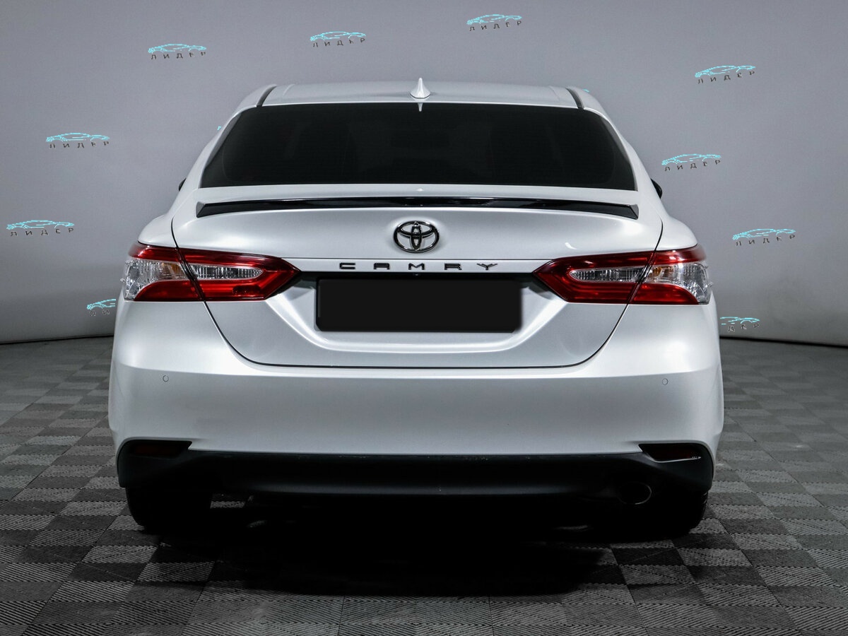 Б/У Тойота Камри 2020 года. Фото: #4