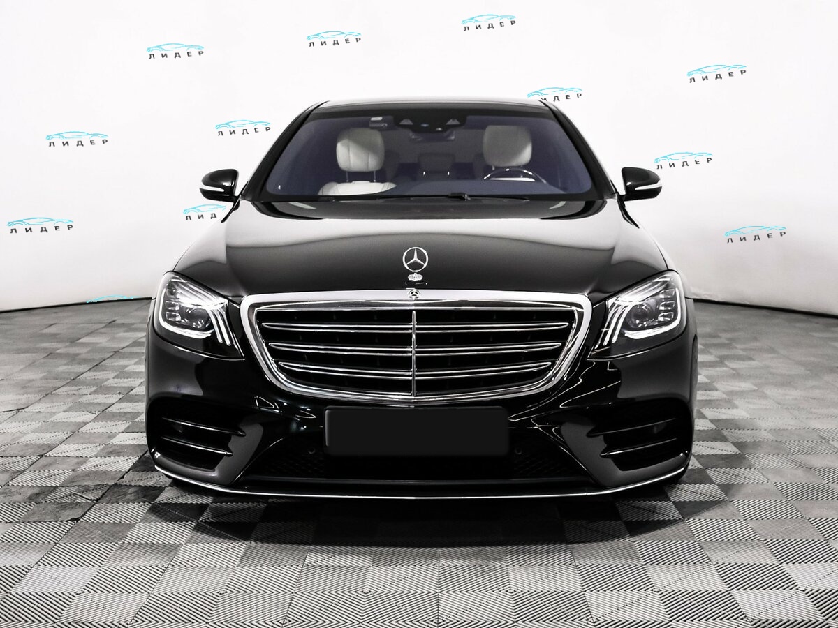 Б/У Мерседес-Бенц С-Класс 2019 года. Фото: #1