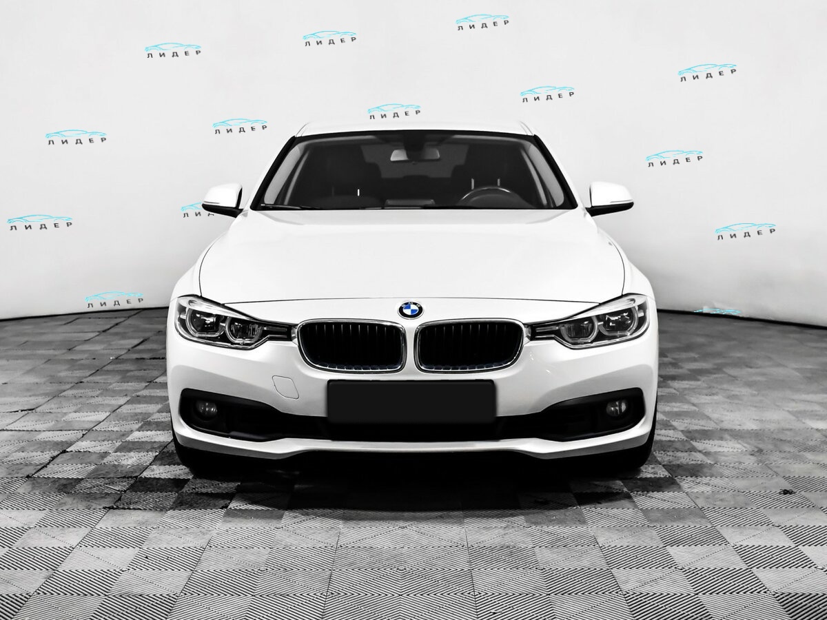 Б/У БМВ 3 серии 2017 года. Фото: #1