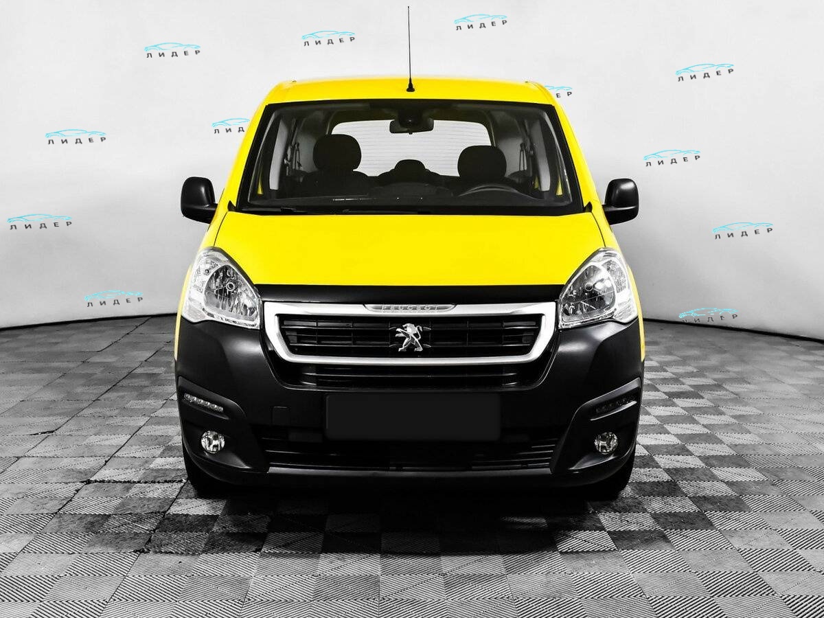 Б/У Пежо Партнер 2021 года. Фото: #1