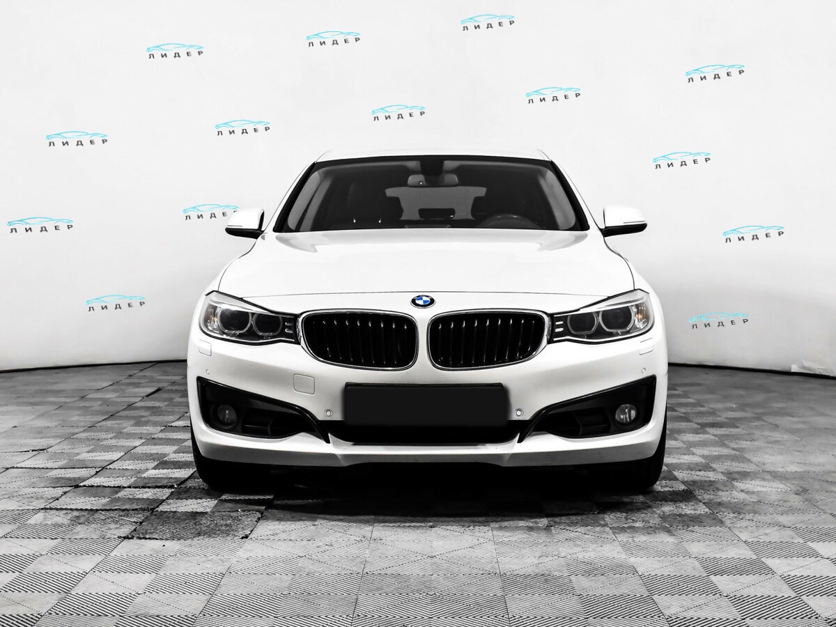 Б/У БМВ 3 серии 2015 года. Фото: #1