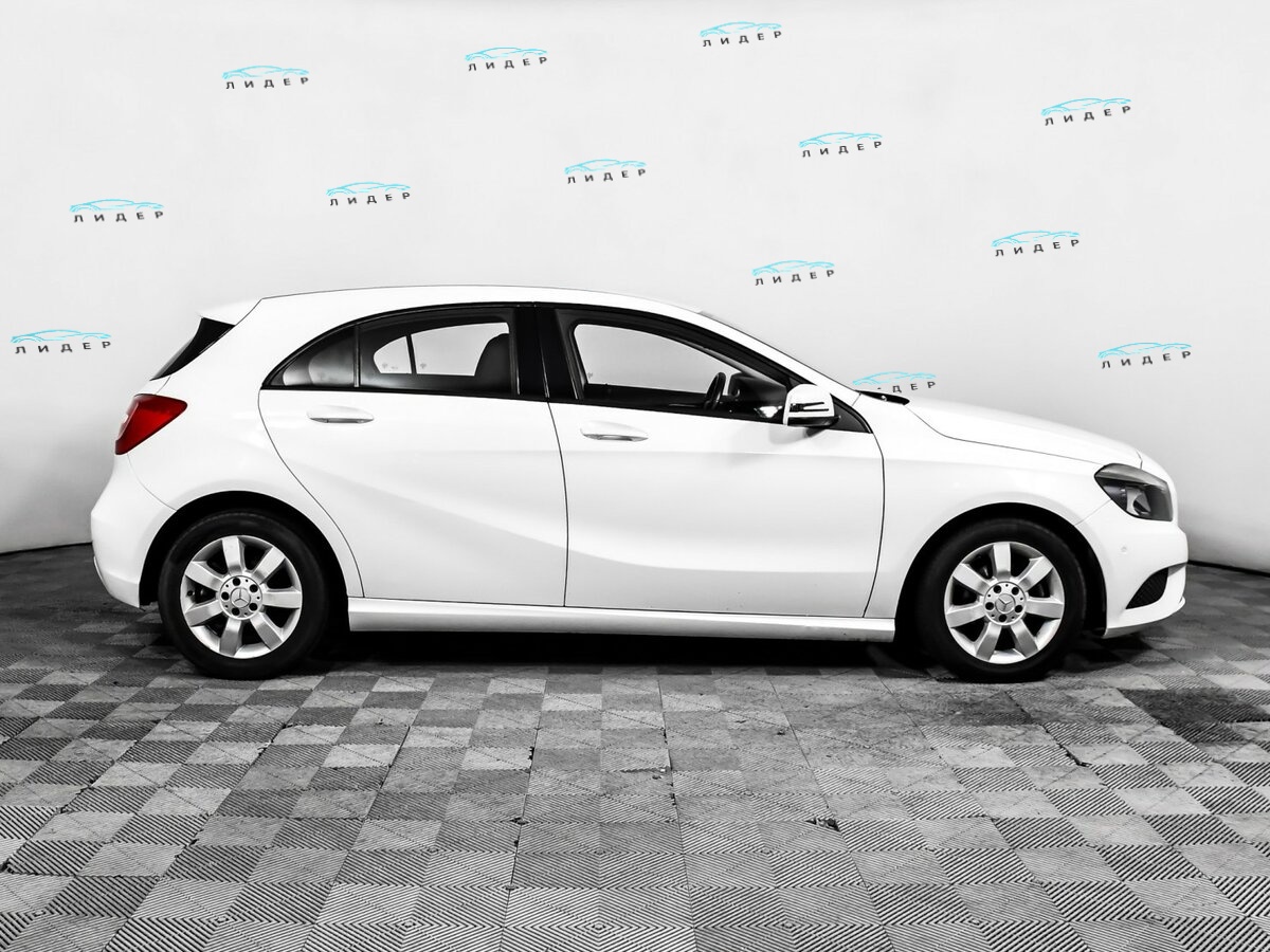 Б/У Мерседес-Бенц А-Класс 2013 года. Фото: #3