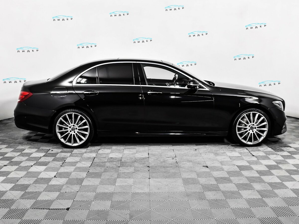 Б/У Мерседес-Бенц Е-Класс 2020 года. Фото: #3