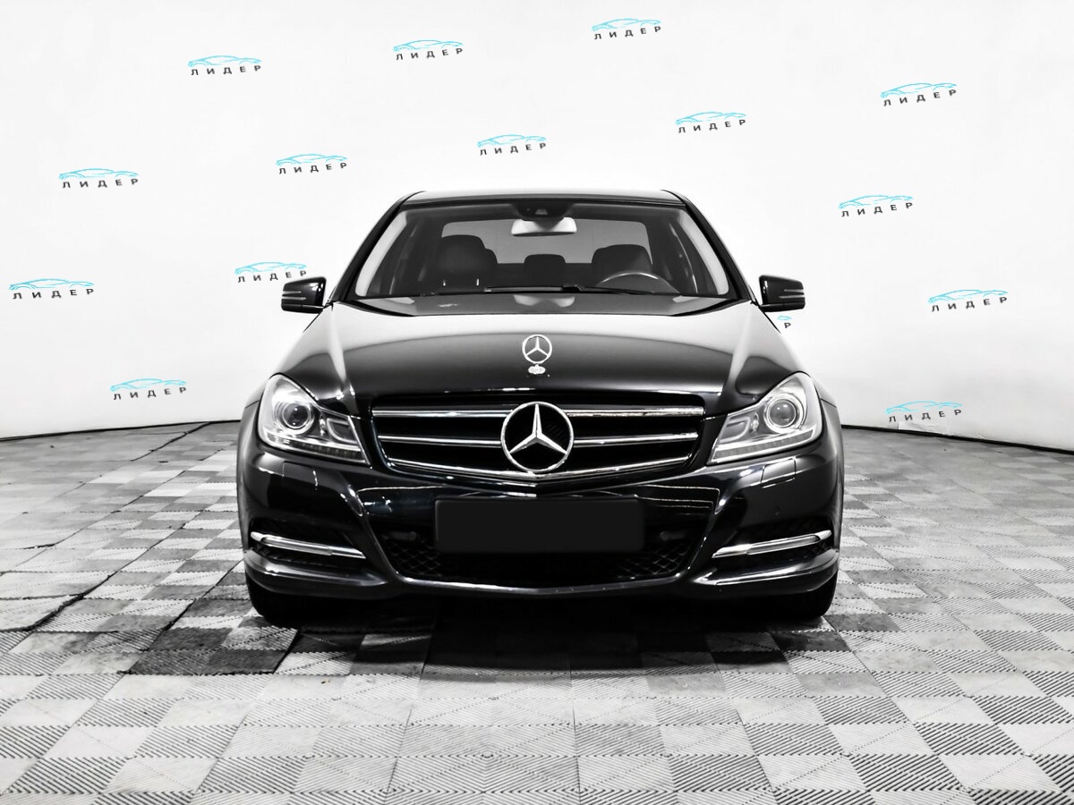 Б/У Мерседес-Бенц Ц-Класс 2013 года. Фото: #1