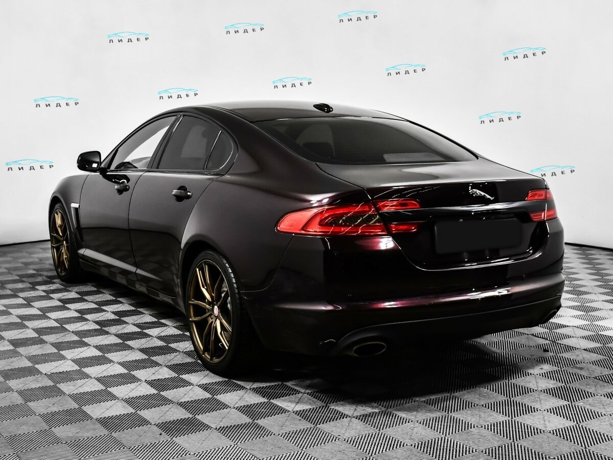 Б/У Ягуар ИксФ 2011 года. Фото: #6