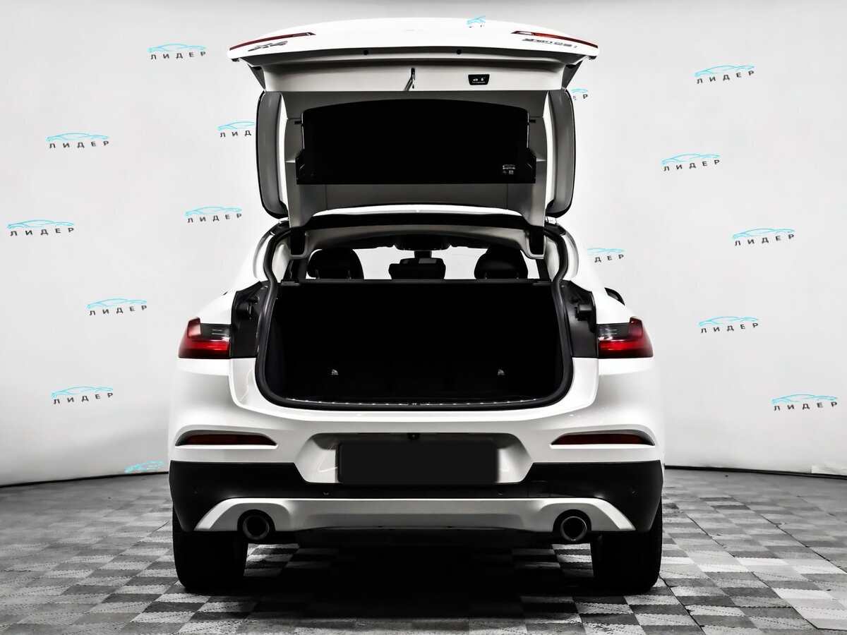 Б/У БМВ Икс4 2018 года. Фото: #16