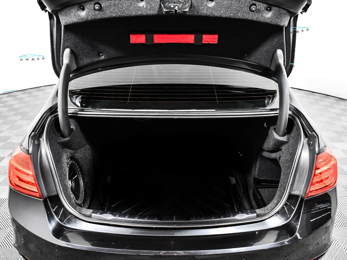 Б/У БМВ 3 серии 2013 года. Фото: #11