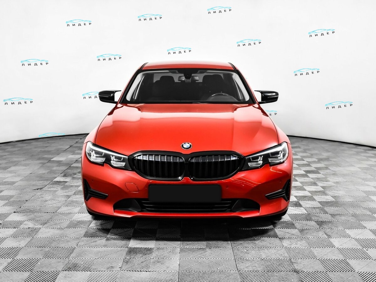 Б/У БМВ 3 серии 2019 года. Фото: #1