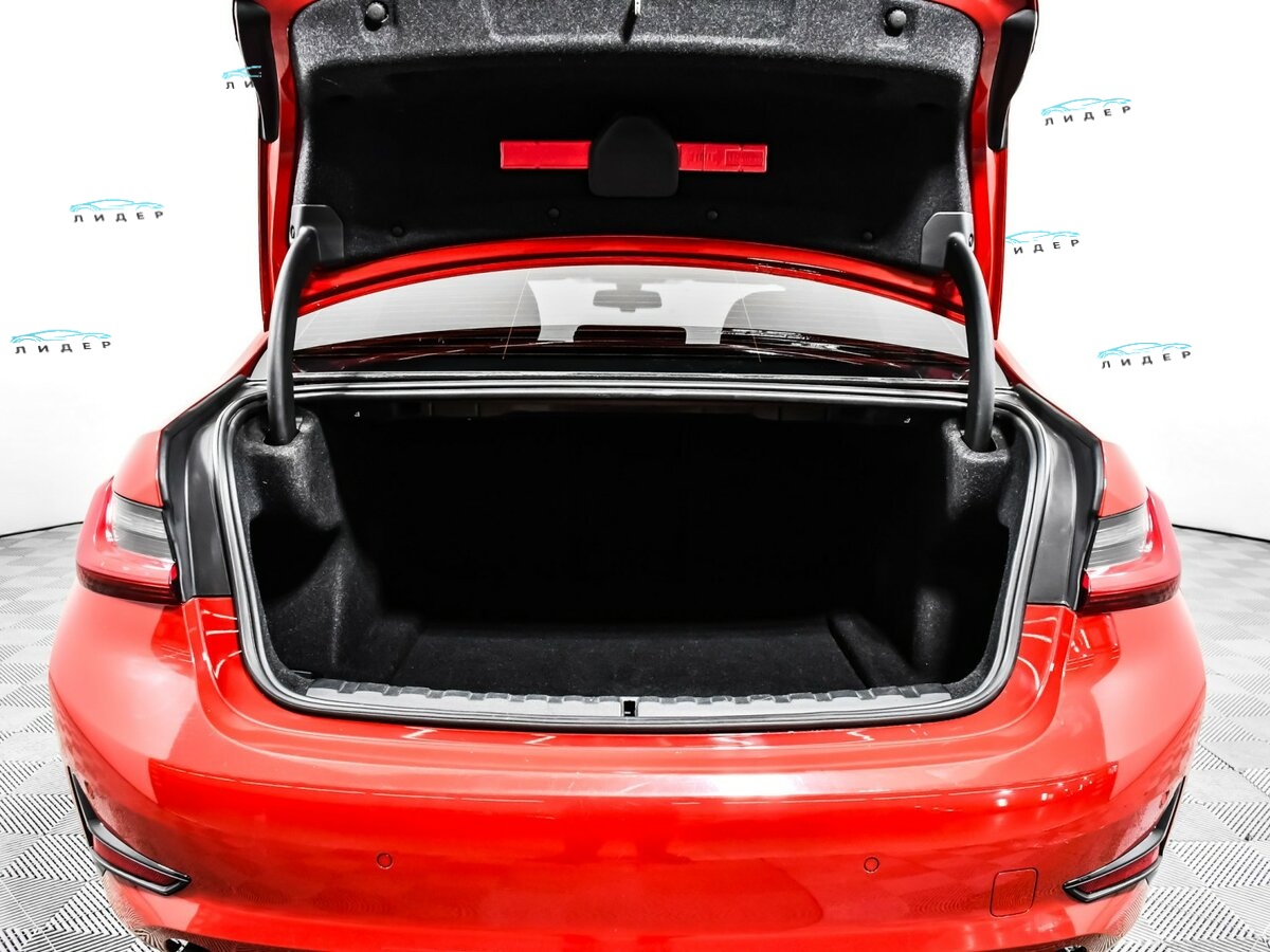 Б/У БМВ 3 серии 2019 года. Фото: #11