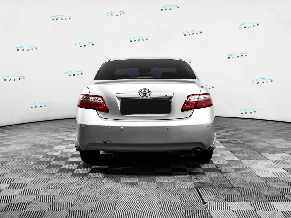 Б/У Тойота Камри 2008 года. Фото: #4