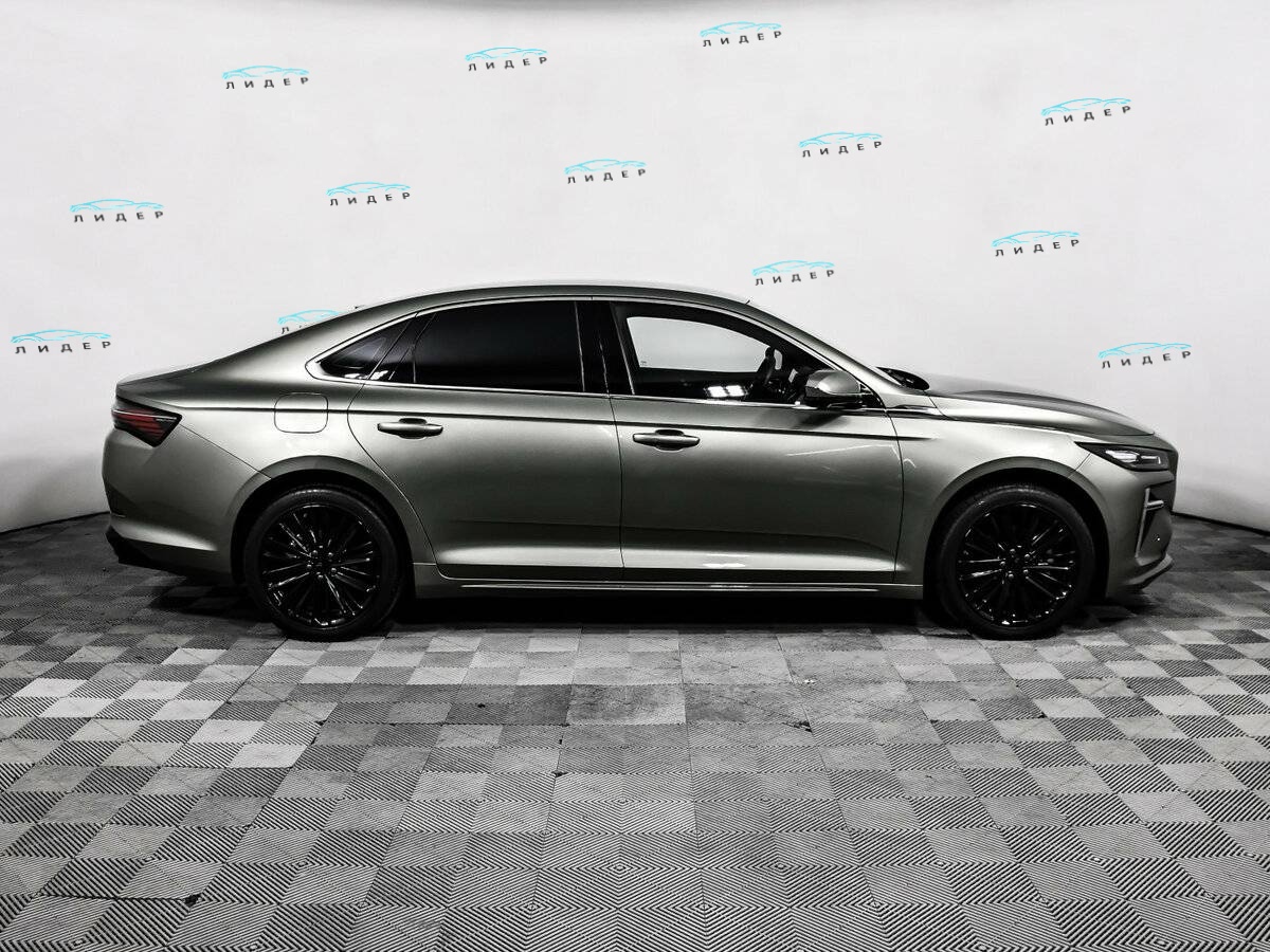 Б/У Джили Префейс 2024 года. Фото: #3