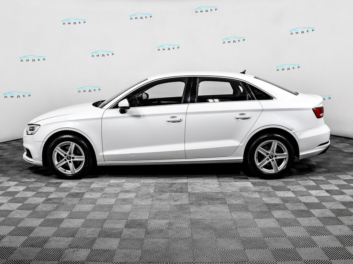 Б/У Ауди А3 2019 года. Фото: #7