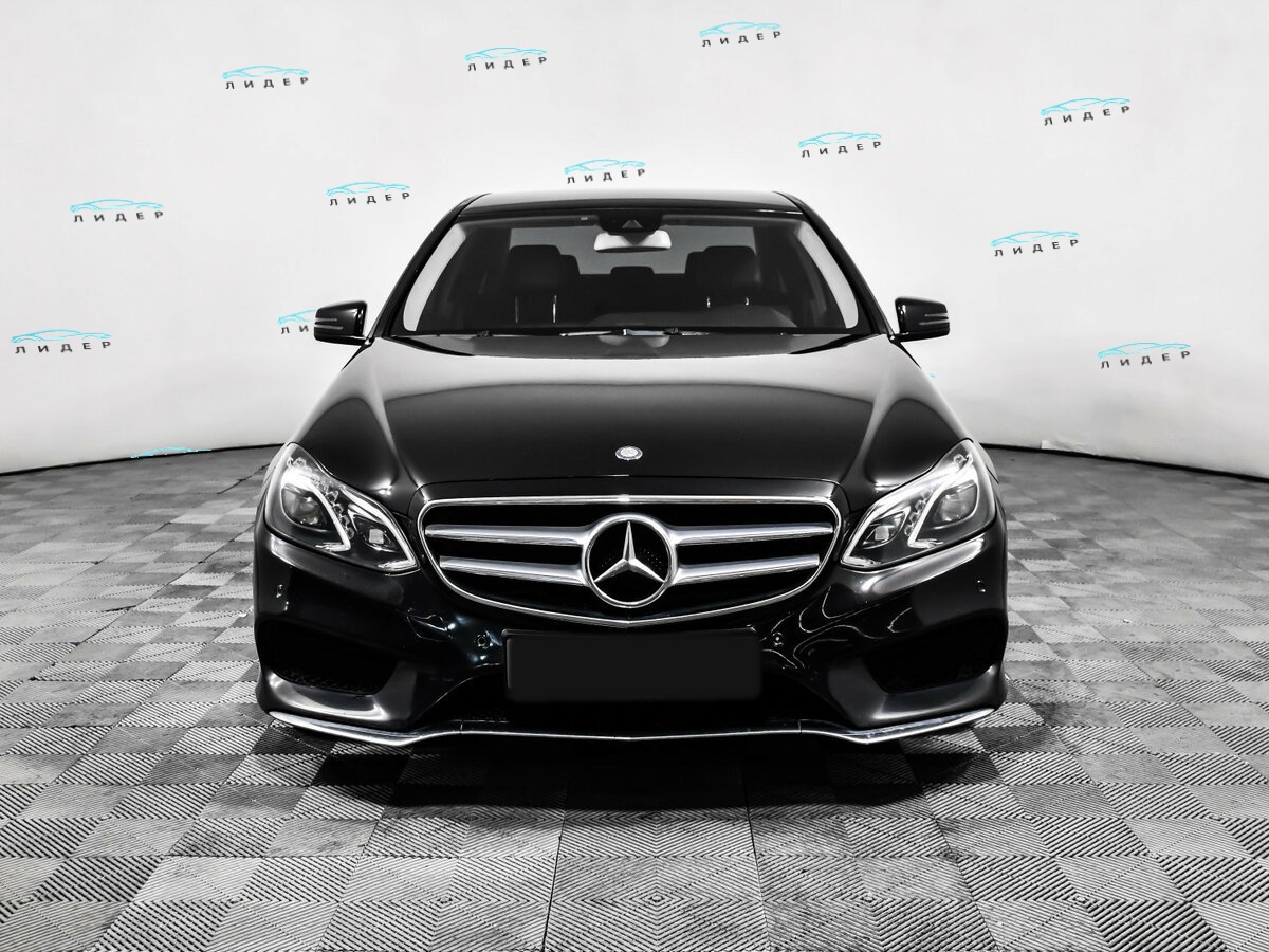 Б/У Мерседес-Бенц Е-Класс 2013 года. Фото: #1