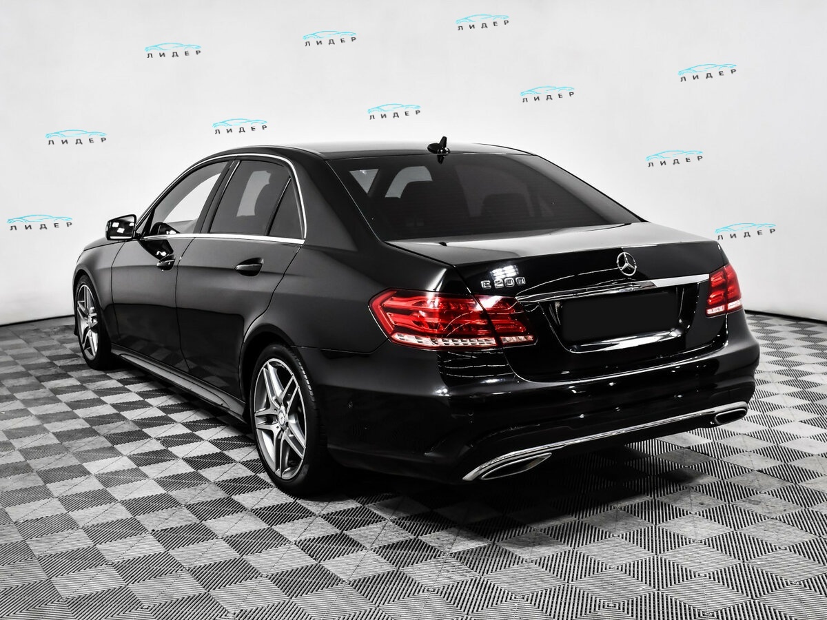 Б/У Мерседес-Бенц Е-Класс 2013 года. Фото: #6