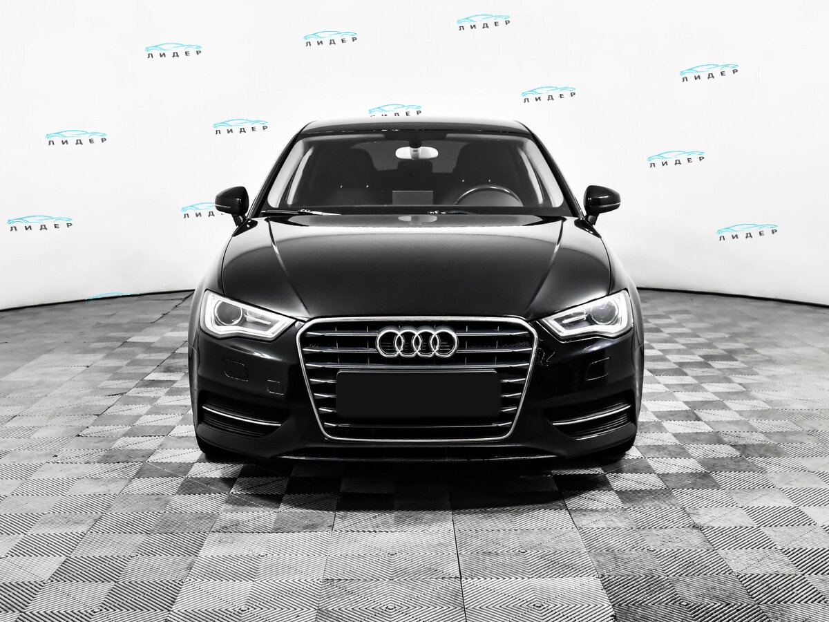 Б/У Ауди А3 2015 года. Фото: #1