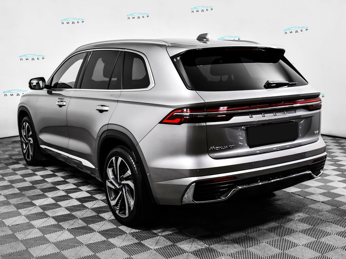 Б/У Джили Монжаро 2023 года. Фото: #4