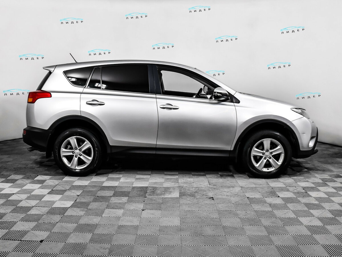 Б/У Тойота Рав4 2013 года. Фото: #3