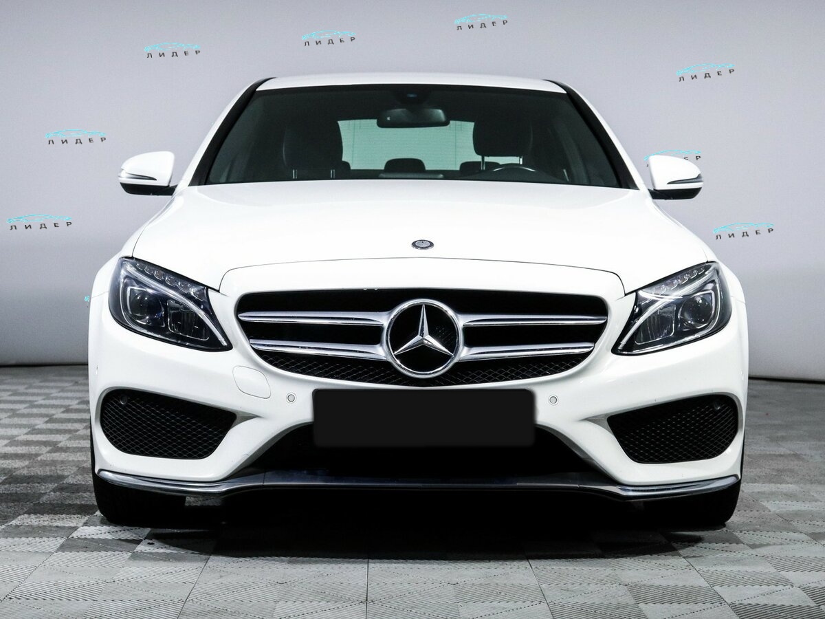 Б/У Мерседес-Бенц Ц-Класс 2016 года. Фото: #1