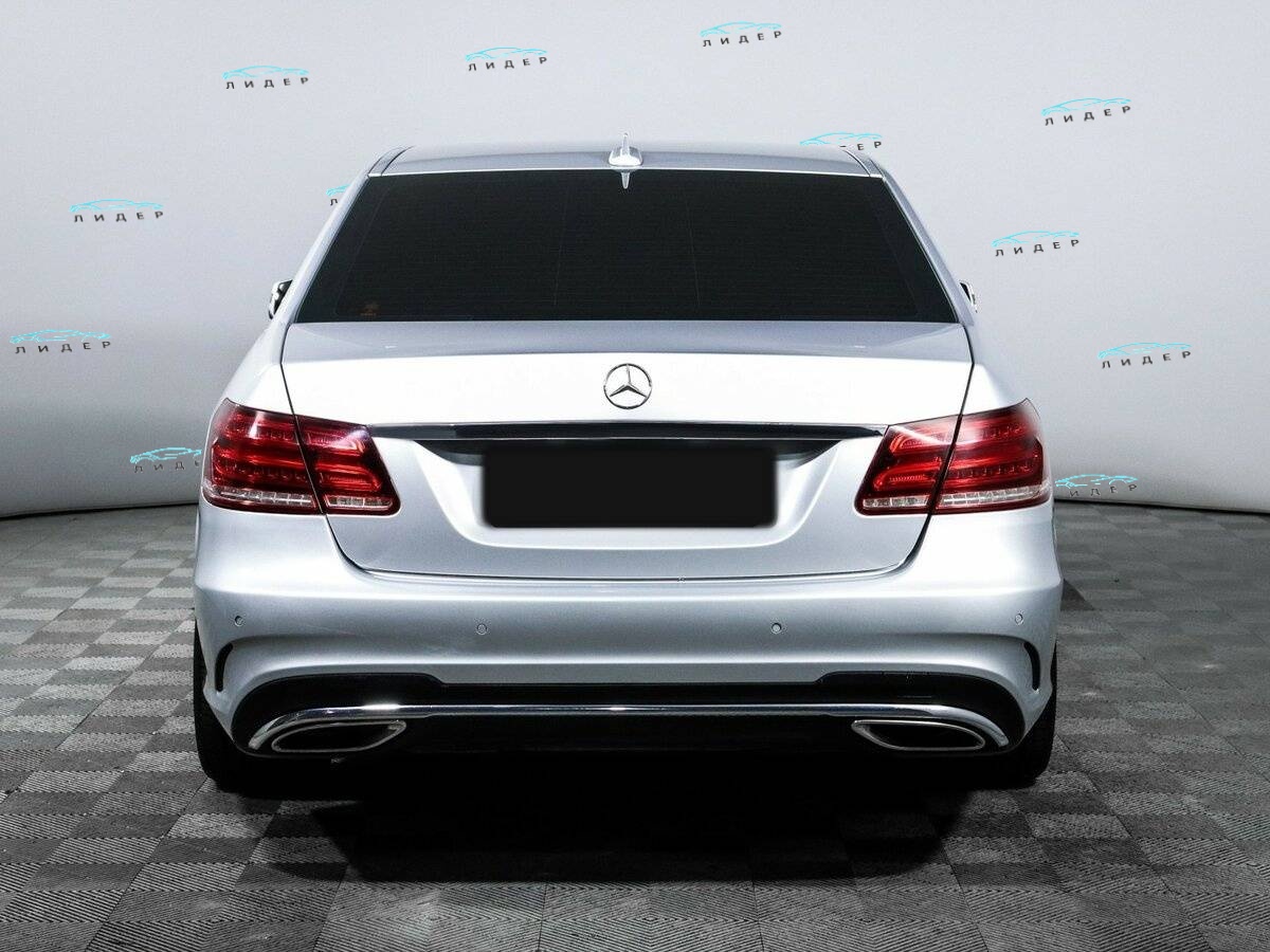 Б/У Мерседес-Бенц Е-Класс 2015 года. Фото: #4