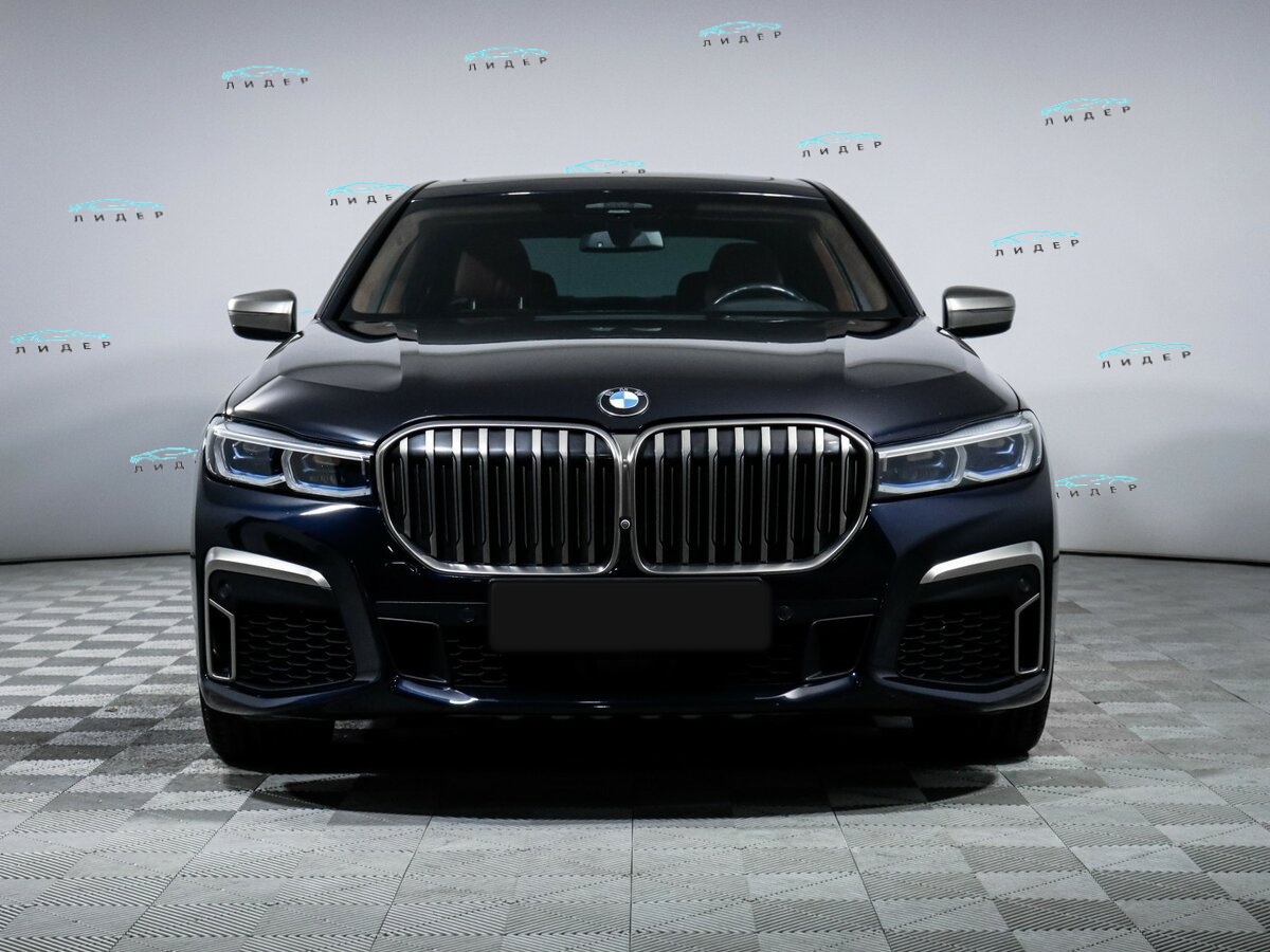 Б/У БМВ 7 серии 2021 года. Фото: #1