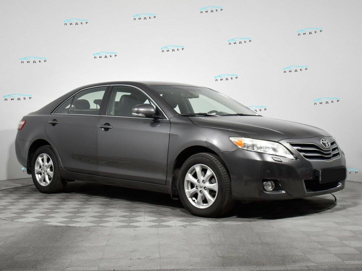 Б/У Тойота Камри 2010 года. Фото: #2