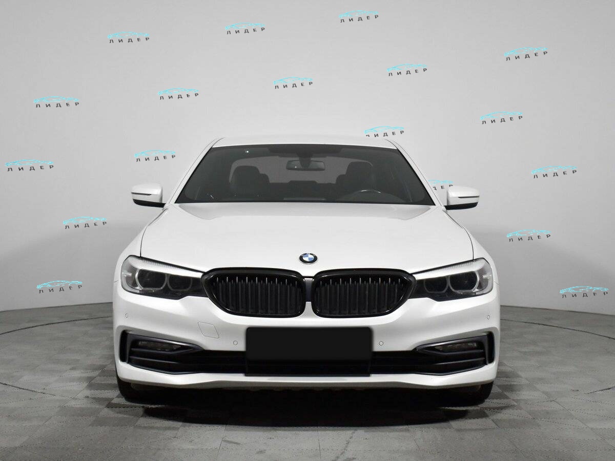 Б/У БМВ 5 серии 2017 года. Фото: #1