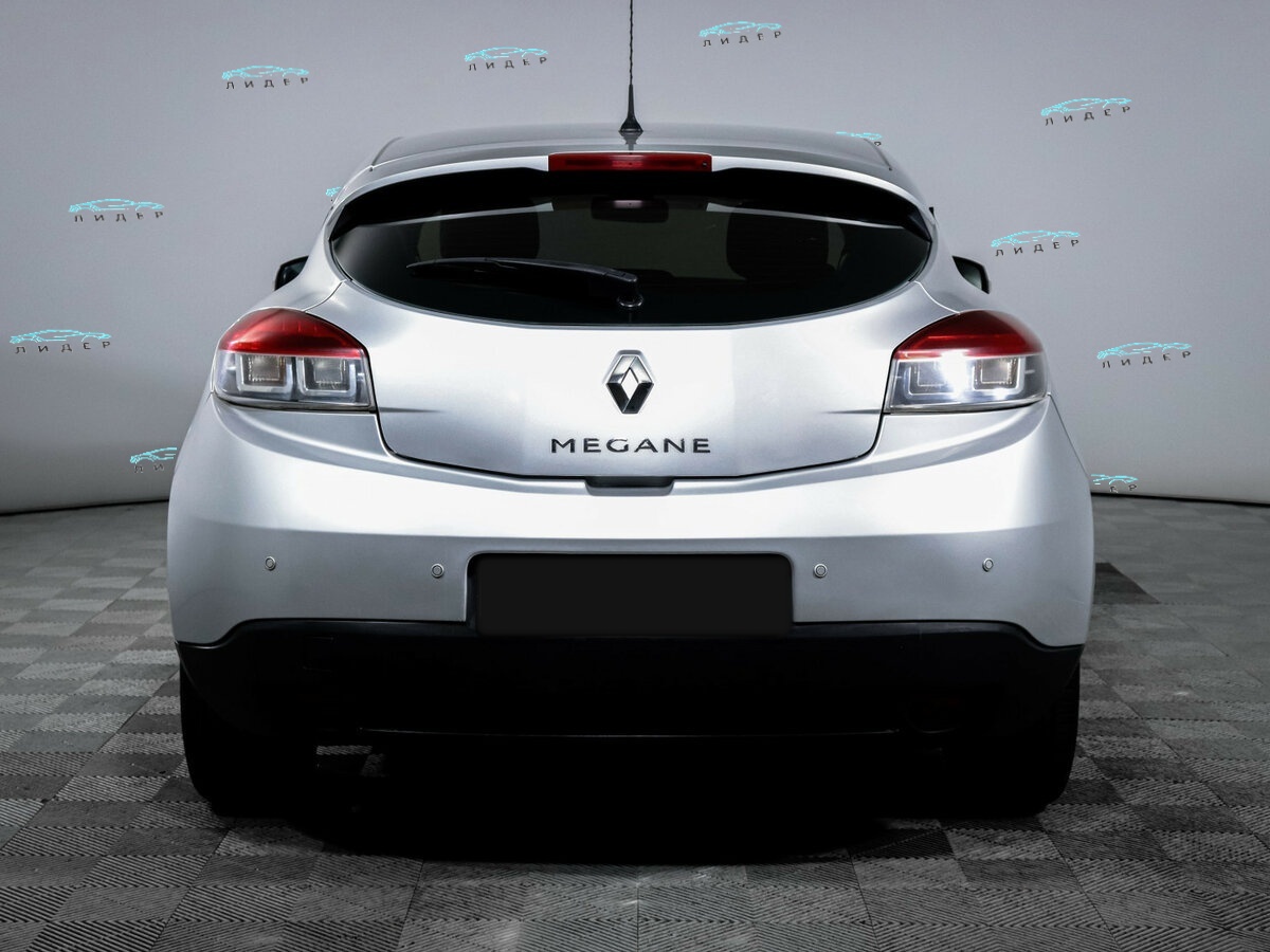 Б/У Рено Меган 2011 года. Фото: #4