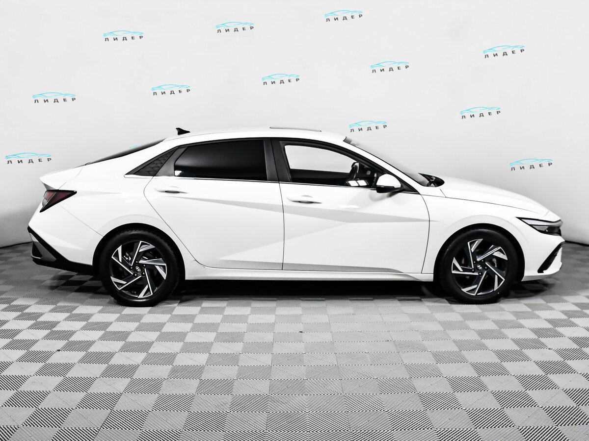 Б/У Хендай Елантра 2023 года. Фото: #3