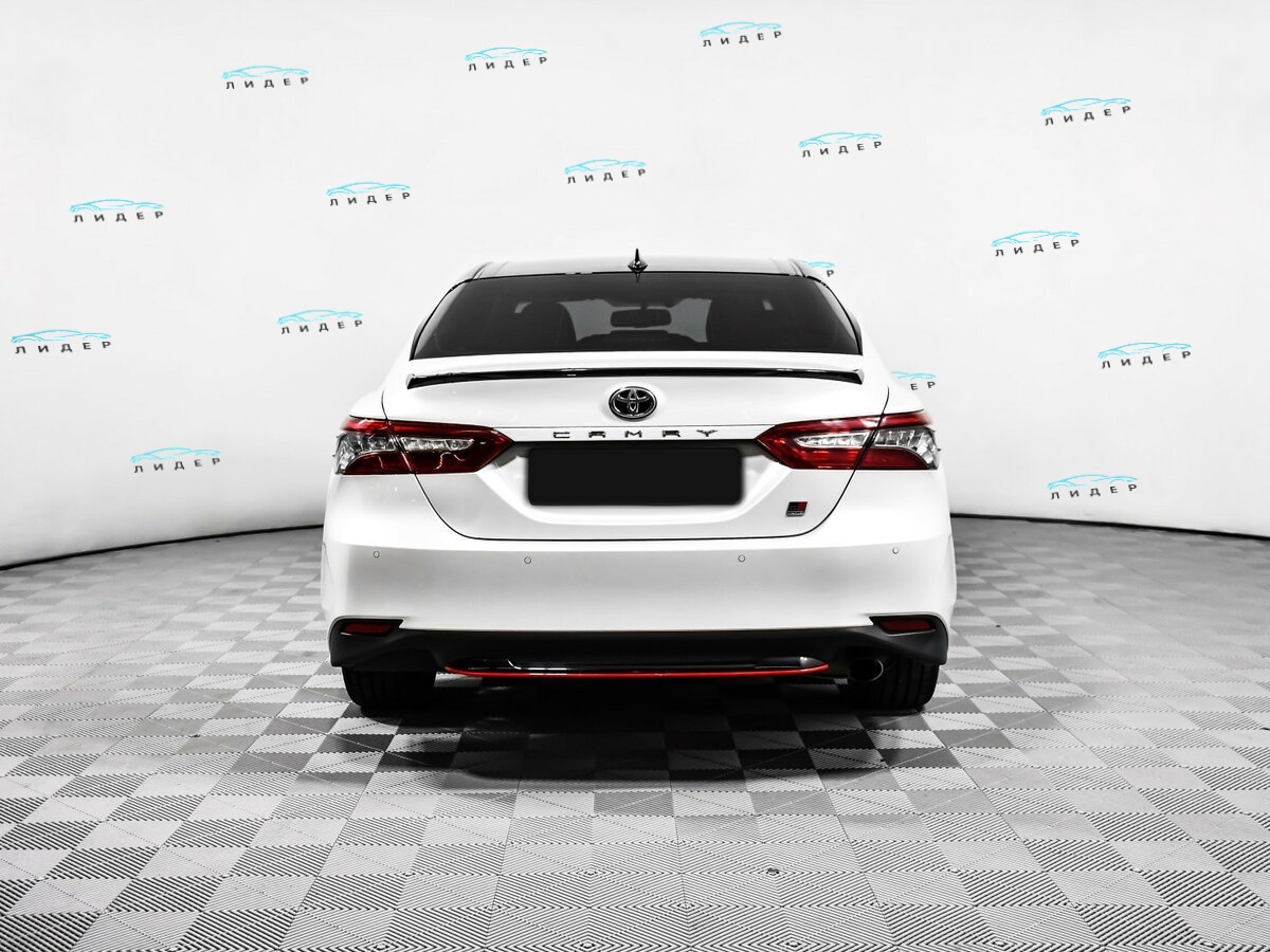 Б/У Тойота Камри 2021 года. Фото: #4