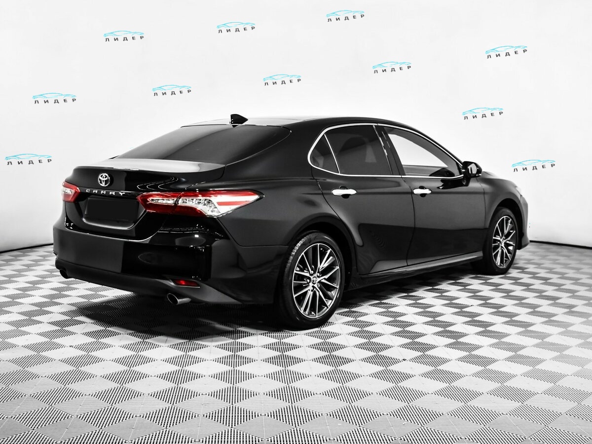 Б/У Тойота Камри 2023 года. Фото: #3