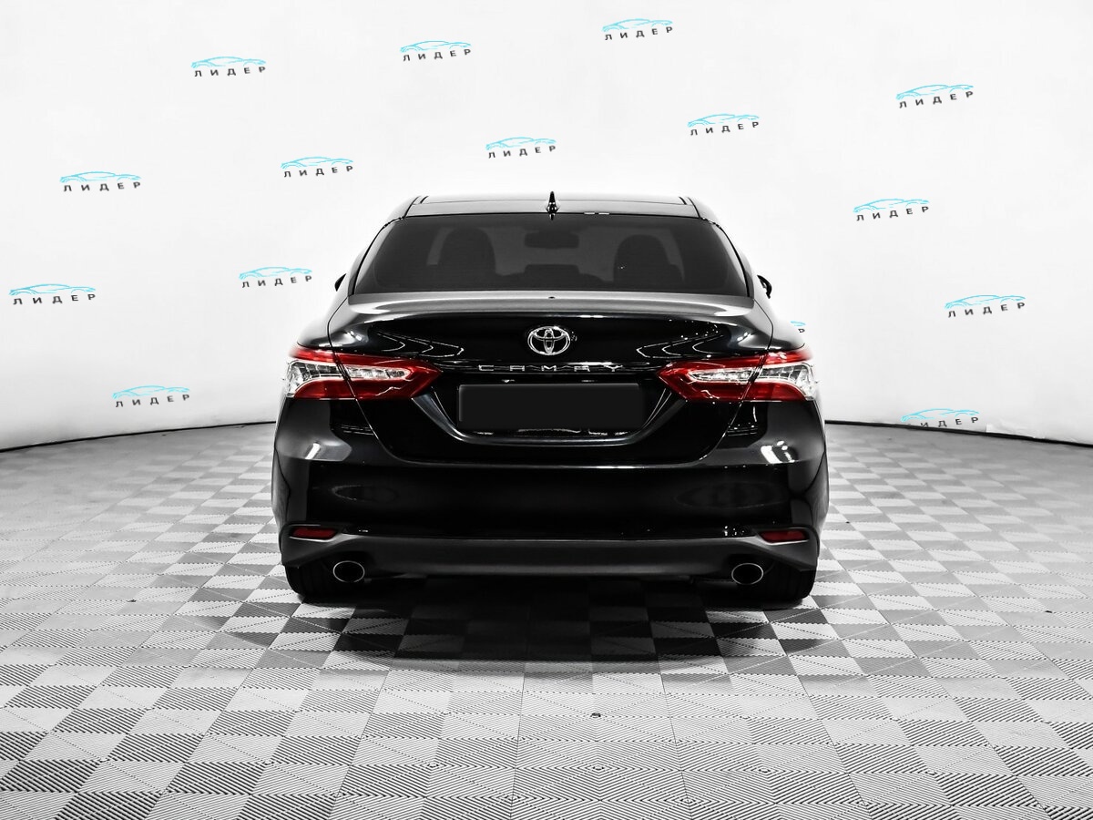 Б/У Тойота Камри 2023 года. Фото: #4