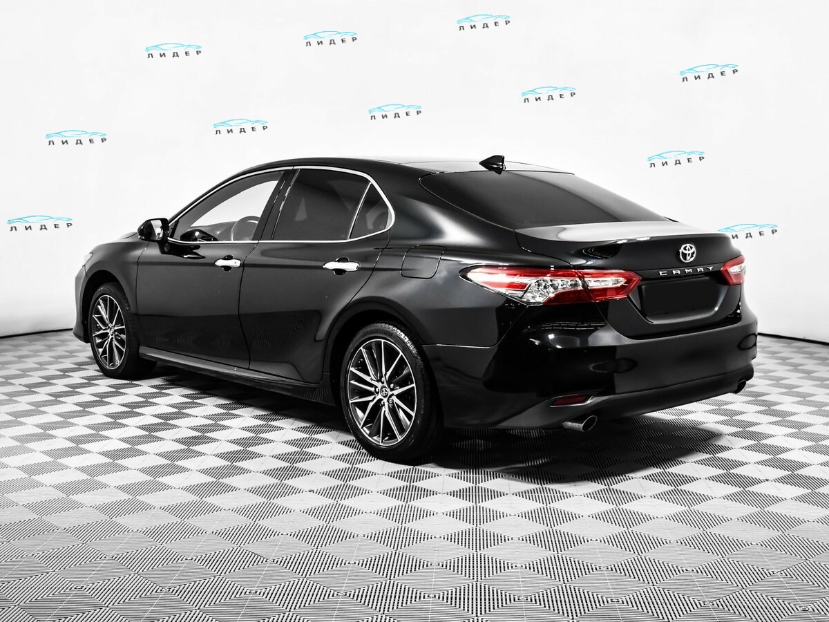 Б/У Тойота Камри 2023 года. Фото: #5