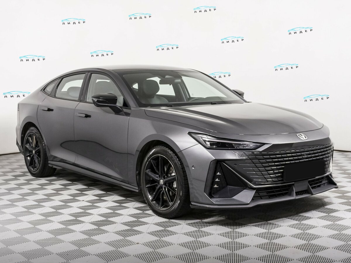 Б/У Чанган УНИ-В 2023 года. Фото: #2