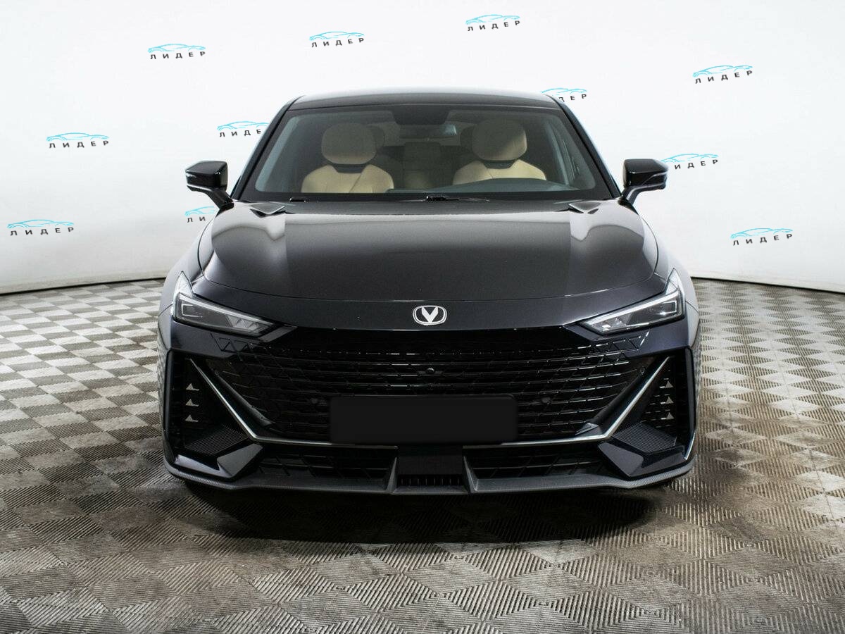 Б/У Чанган УНИ-В 2022 года. Фото: #1