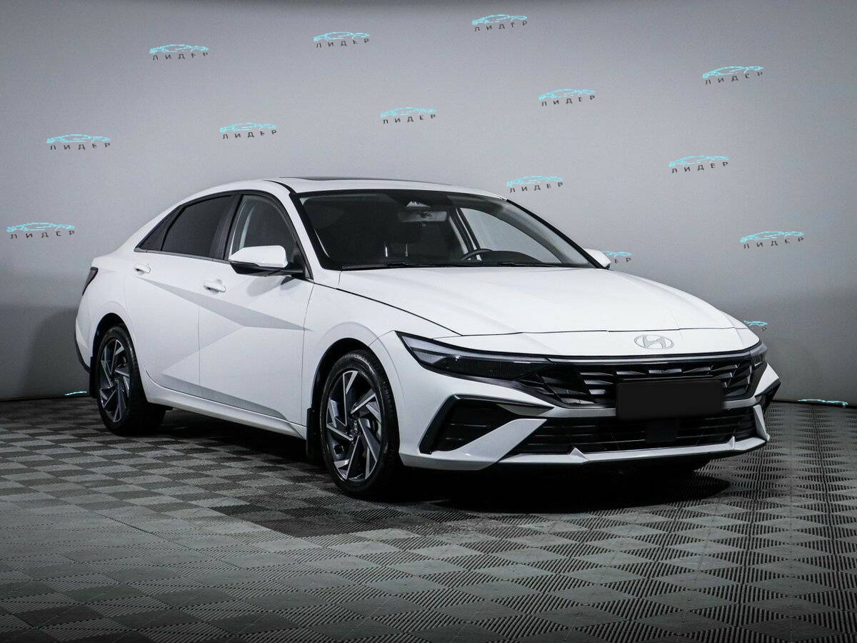 Б/У Хендай Елантра 2024 года. Фото: #2