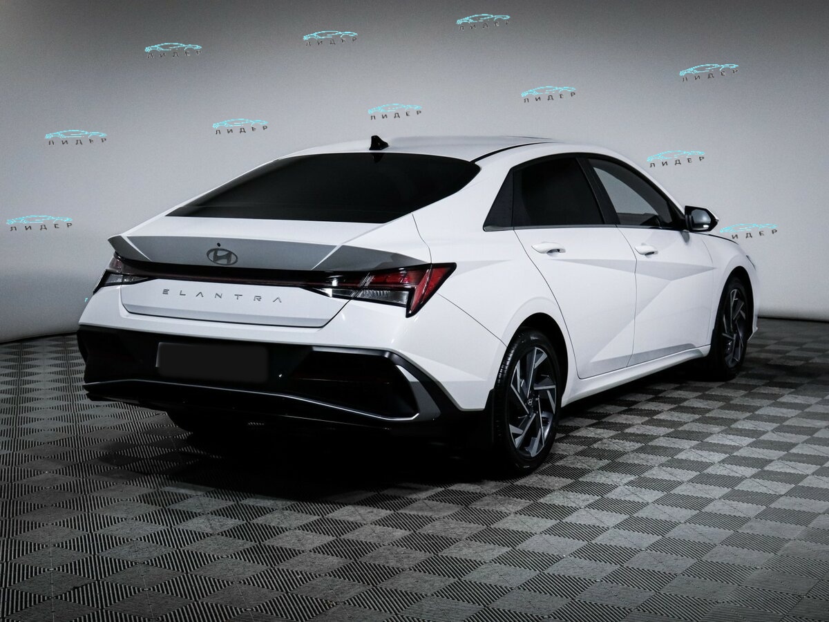 Б/У Хендай Елантра 2024 года. Фото: #3
