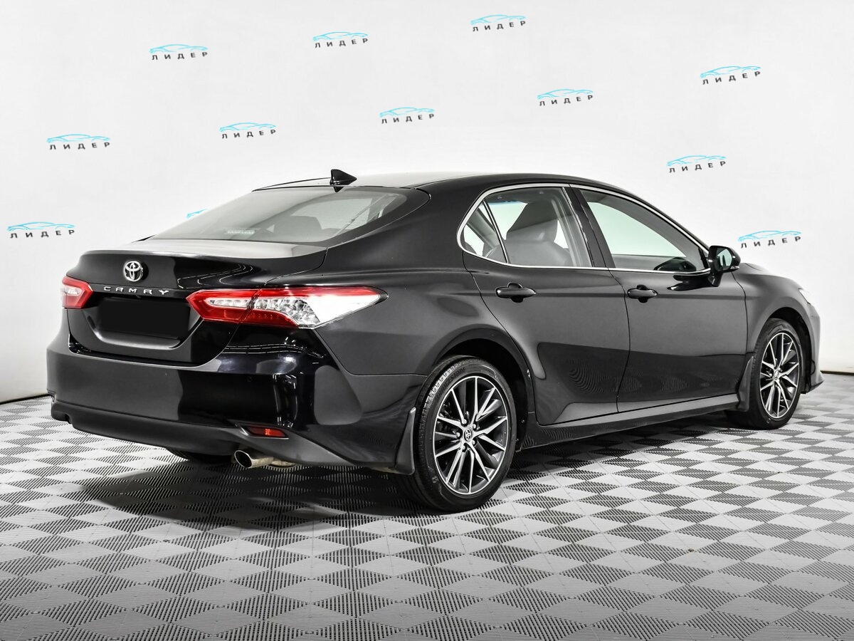 Б/У Тойота Камри 2021 года. Фото: #3