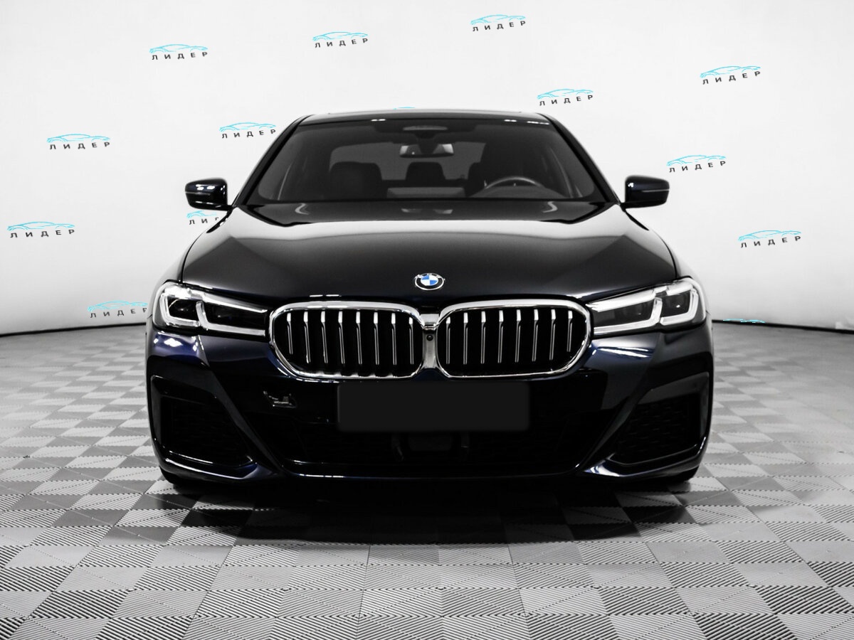 Б/У БМВ 5 серии 2021 года. Фото: #1