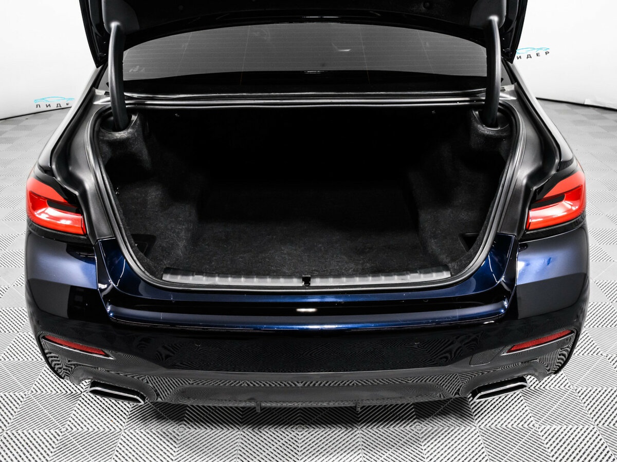 Б/У БМВ 5 серии 2021 года. Фото: #11