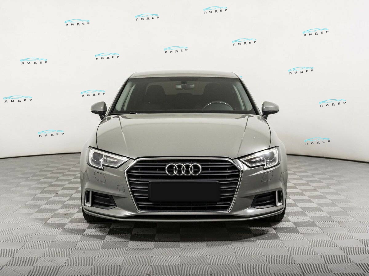 Б/У Ауди А3 2018 года. Фото: #1